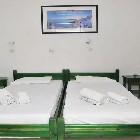 Halaris Lägenhetshotell Perissa (Santorini)