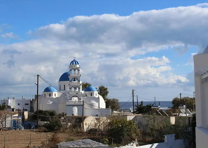 Halaris Perissa (Santorini)