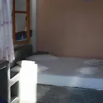 Halaris * Perissa (Santorini)
