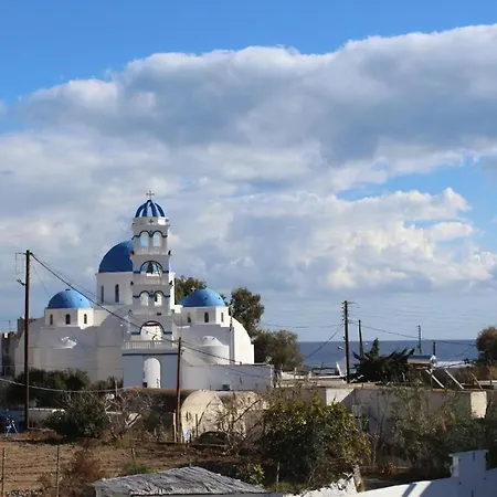Studios Halaris Perissa (Santorini)