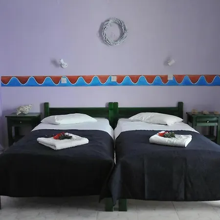 Studios Halaris Aparthotel Perissa (Santorini)