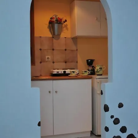 Halaris Apartmanhotel *